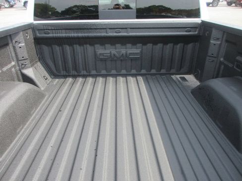 New 2026 GMC Sierra 1500 AT4 w/ AT4 Premium Package AWD/4WD image 9