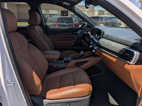Certified 2025 Kia Telluride AWD image 28