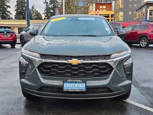 Certified 2025 Chevrolet Trax LS image 9