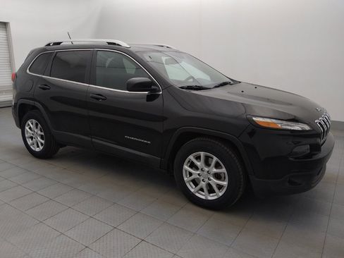 Used 2018 Jeep Cherokee Latitude image 11