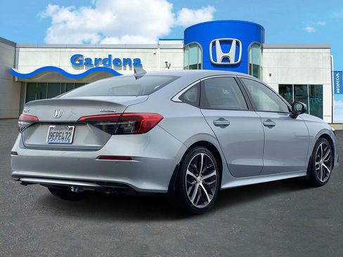 Used 2023 Honda Civic Touring image 6