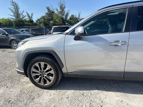 Used 2019 Toyota RAV4 XLE Premium w/ Cold Weather Package FWD image 9