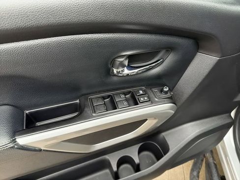 Used 2019 Nissan Titan PRO-4X image 15