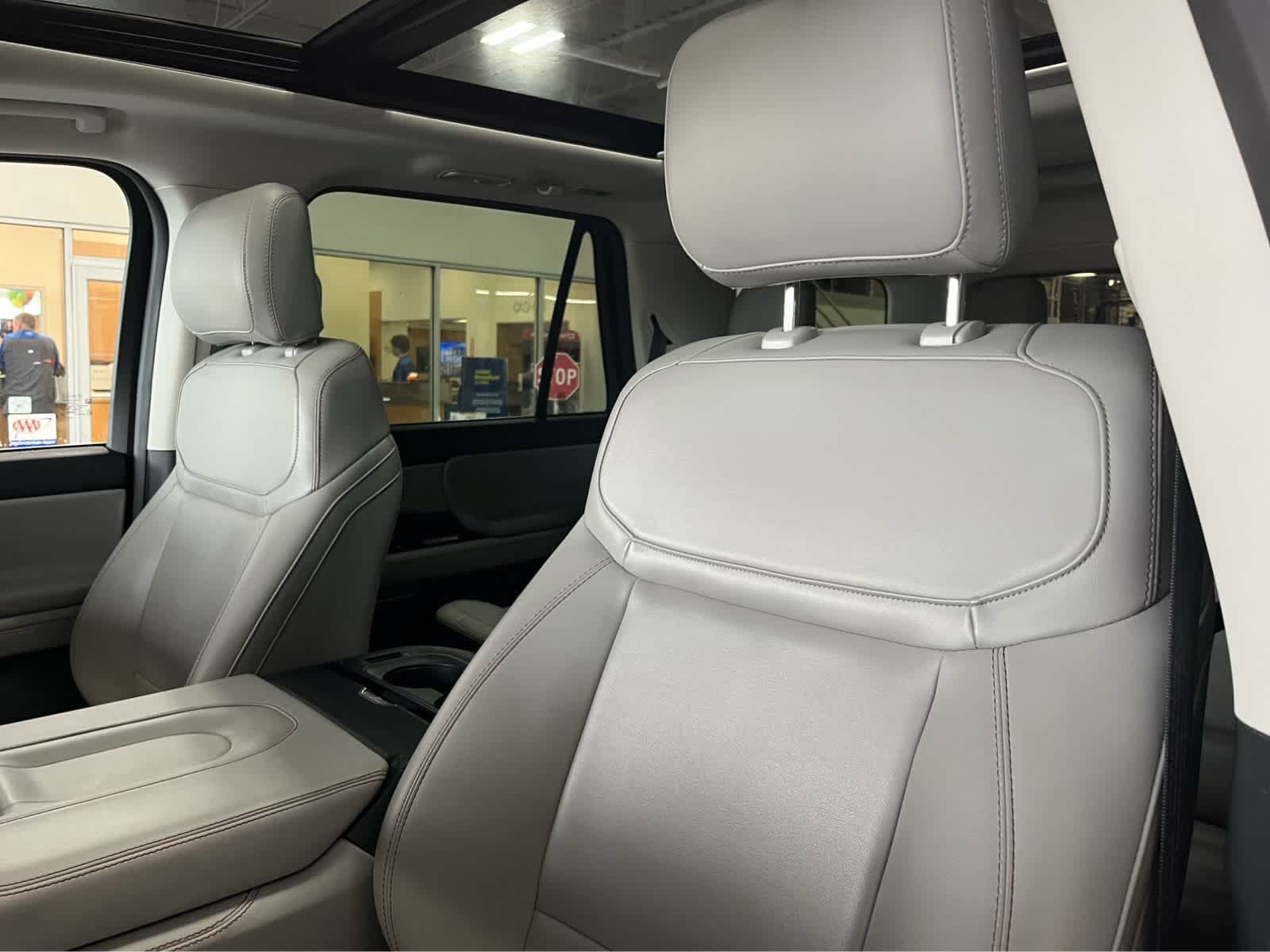 Certified 2025 Ford Expedition Active AWD/4WD image 22