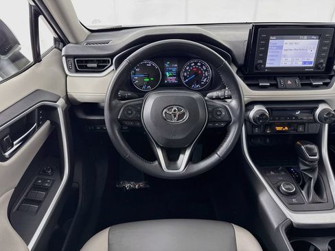 Used 2021 Toyota RAV4 XLE Premium AWD/4WD image 26