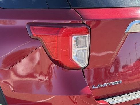Used 2021 Ford Explorer Limited w/ Equipment Group 301A image 7
