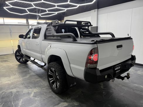 Used 2014 Toyota Tacoma 4x4 Double Cab image 3