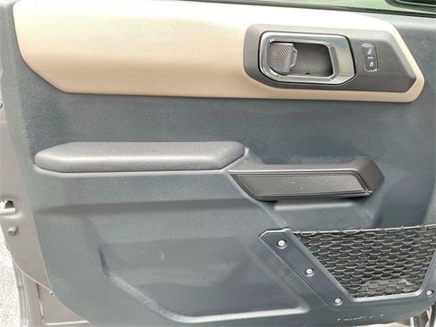 Used 2024 Ford Bronco Wildtrak image 9