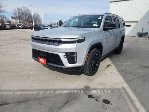 New 2026 Jeep Grand Wagoneer Limited image 3