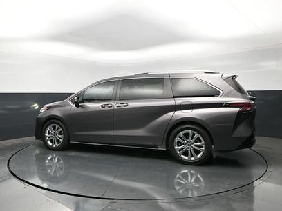 Used 2022 Toyota Sienna Platinum