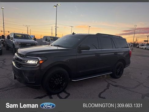 Used 2022 Ford Expedition XLT image 1