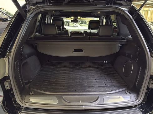 Used 2018 Jeep Grand Cherokee Overland w/ Trailer Tow Group IV RWD image 23
