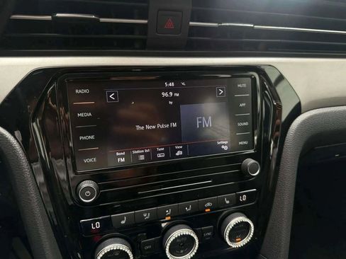 Used 2022 Volkswagen Passat 2.0T SE image 20