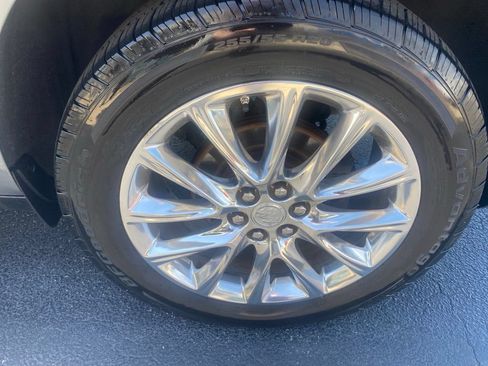 Used 2018 Buick Enclave Premium w/ Experience Buick Package AWD/4WD image 30