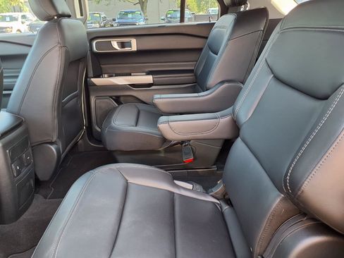 Used 2023 Ford Explorer XLT w/ Equipment Group 202A AWD/4WD image 7