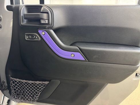 Used 2018 Jeep Wrangler Unlimited Sahara AWD/4WD image 22