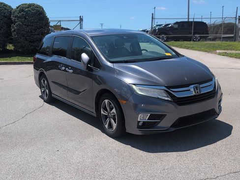 Used 2018 Honda Odyssey Touring image 3