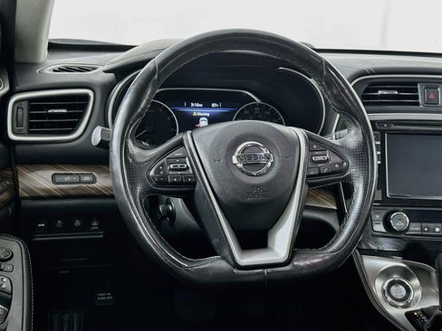 Used 2017 Nissan Maxima Platinum w/ Medallion Package FWD image 18