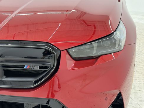 New 2026 BMW M5 w/ Executive Package AWD/4WD image 11