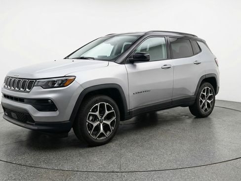 Used 2025 Jeep Compass Limited image 3