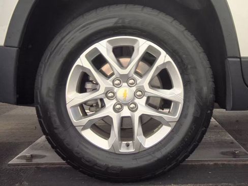 Used 2019 Chevrolet Traverse LT FWD image 12