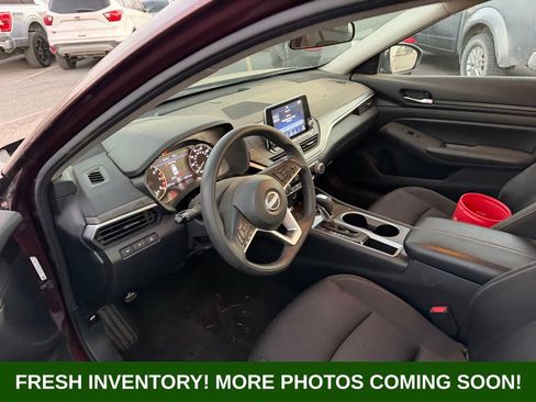 Used 2024 Nissan Altima 2.5 SV image 8