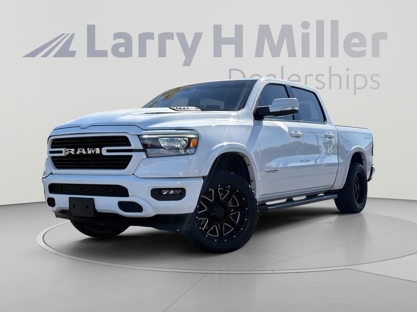 Used 2021 RAM 1500 Laramie w/ Sport Appearance Package AWD/4WD image 2