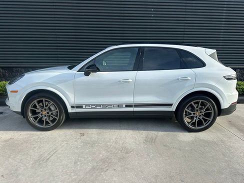 Used 2023 Porsche Cayenne Platinum Edition AWD/4WD image 2