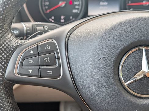 Certified 2019 Mercedes-Benz GLC 300 4MATIC image 21