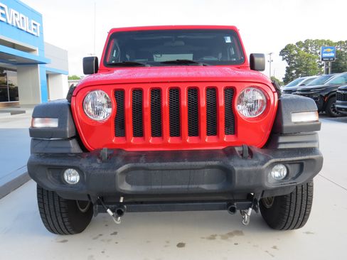 Used 2019 Jeep Wrangler Sport AWD/4WD image 7