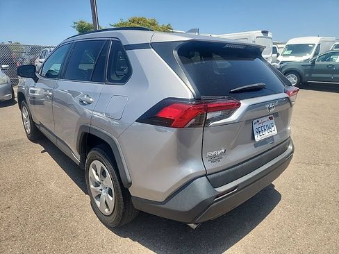 Used 2020 Toyota RAV4 LE w/ Carpet Mat Package AWD/4WD image 10