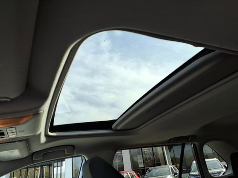 Used 2020 Toyota RAV4 XLE image 9