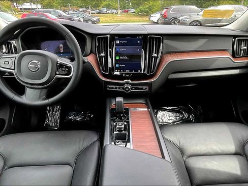 Certified 2023 Volvo XC60 B5 Plus image 14