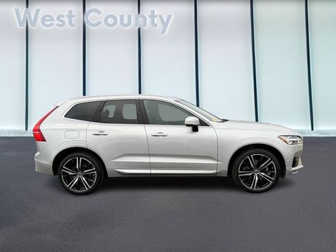 Used 2019 Volvo XC60 T5 R-Design image 2