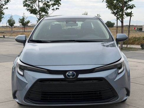 Used 2023 Toyota Corolla LE w/ Carpet Mat Package (TMS) FWD image 2
