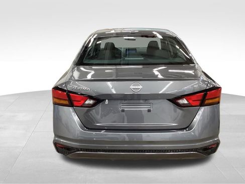 Used 2025 Nissan Altima 2.5 SV FWD image 5