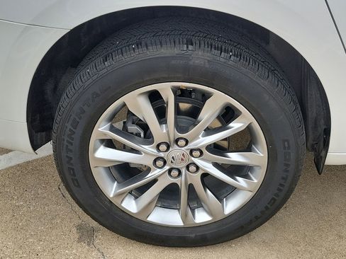 Used 2023 Buick Enclave Avenir w/ Avenir Technology Package image 34