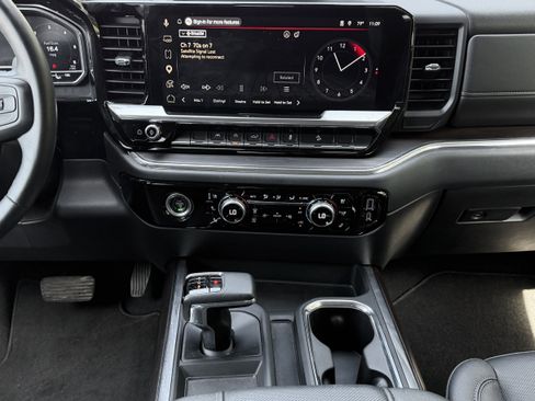 Used 2023 GMC Sierra 1500 SLT w/ SLT Premium Package AWD/4WD image 10
