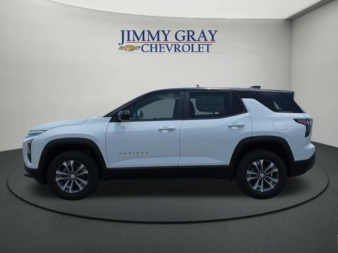 New 2026 Chevrolet Equinox LT w/ Convenience Package II FWD image 2