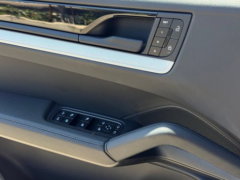 New 2025 Porsche Cayenne Coupe AWD/4WD image 27