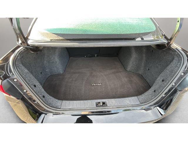 Used 2025 Nissan Versa SV FWD image 30