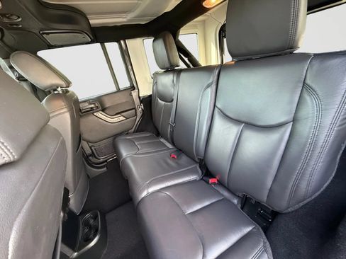 Used 2017 Jeep Wrangler Unlimited Sport w/ Quick Order Package 24S AWD/4WD image 15