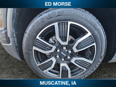 Used 2021 GMC Acadia SLT w/ Elevation Edition image 9