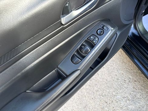 Used 2024 Nissan Altima 2.5 SV image 11