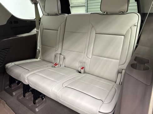 Used 2021 GMC Yukon Denali w/ Denali Premium Package RWD image 23