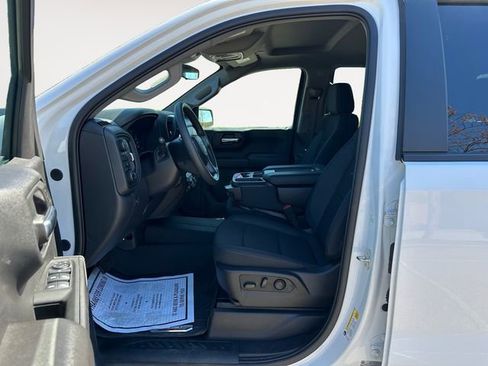 Used 2024 Chevrolet Silverado 1500 Custom Trail Boss w/ Dark Appearance Package image 9