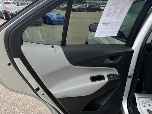 Used 2019 Chevrolet Equinox LS w/ LS Convenience Package image 12