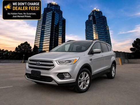 Used 2017 Ford Escape SE w/ Equipment Group 201A AWD/4WD image 1