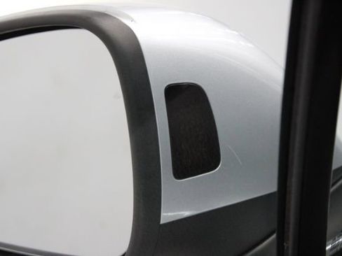 Used 2017 Volkswagen Touareg Wolfsburg Edition image 13