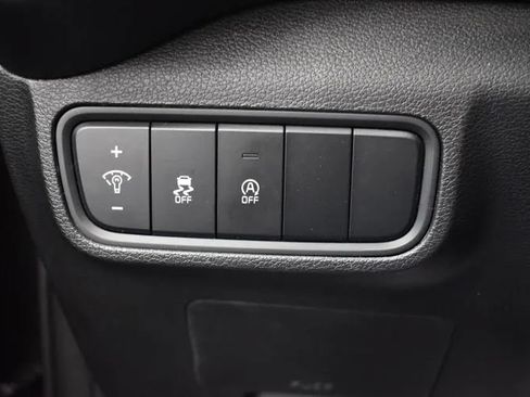 Used 2023 Kia Soul LX w/ LX Technology Package FWD image 22